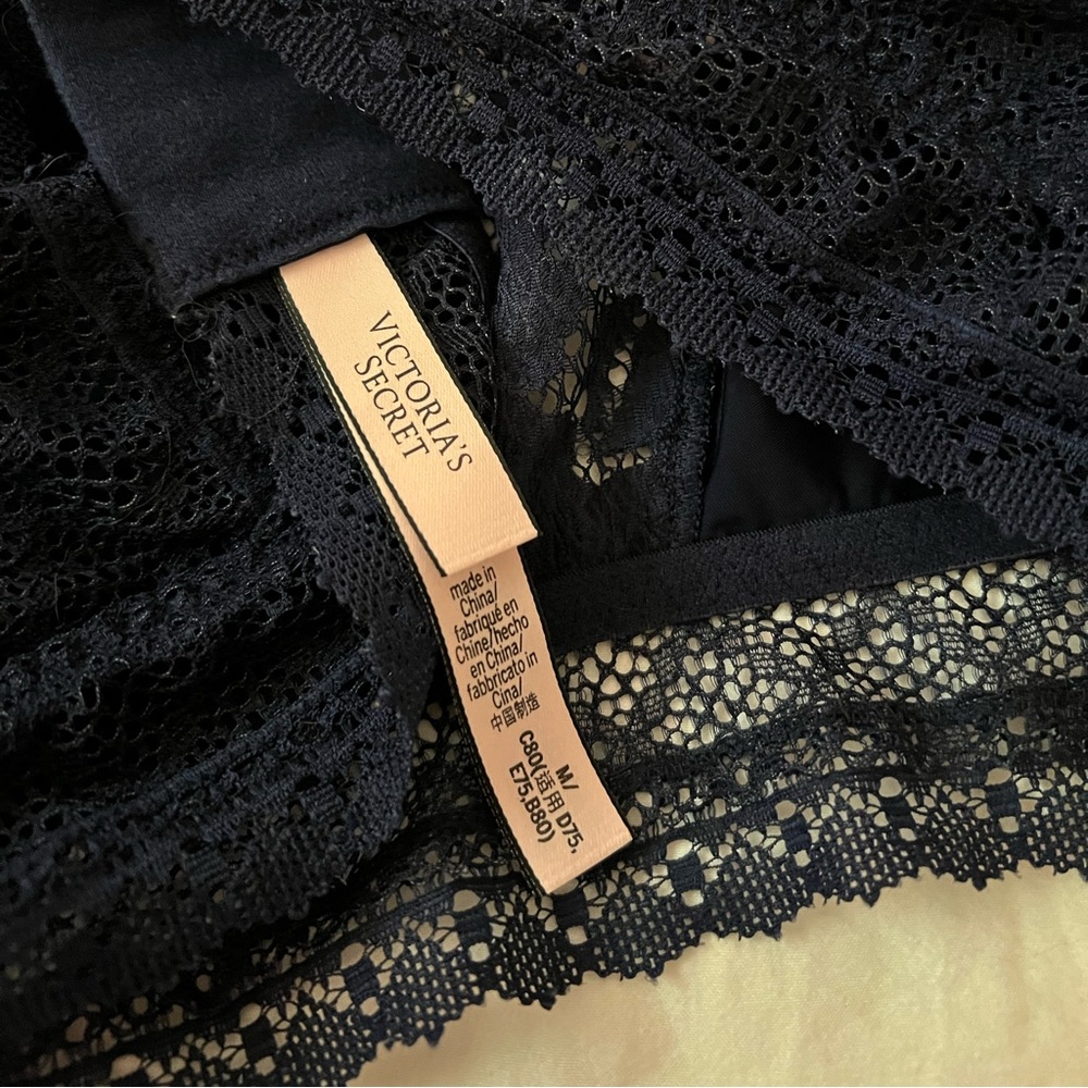 2 Bralettes - image 8